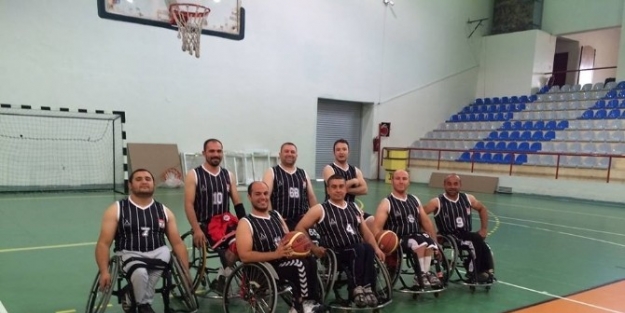 Tekerlekli Sandalye Basketbol Takımı Samsun’da Serisini Sürdürdü