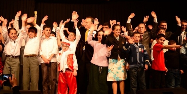 Vali Dr. Altıparmak’tan 3 Aralık Dünya Engelliler Günü Mesajı