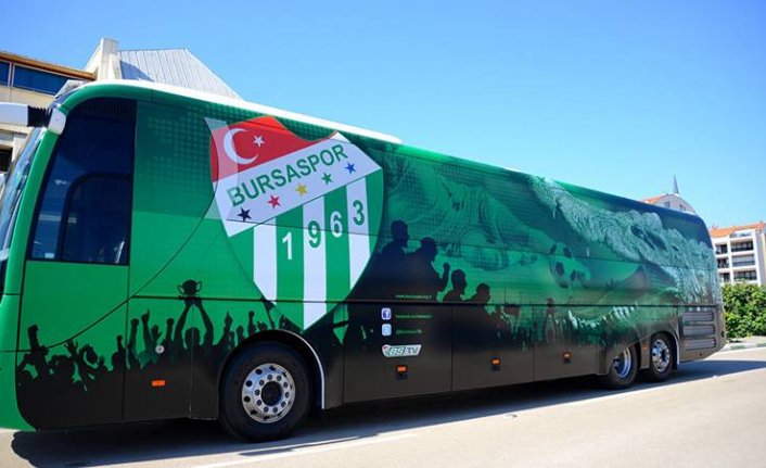 Bursaspor'un maç oynadığı sırada otobüsüne haciz konulmak istendi