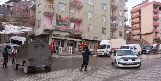 Hakkari’de Şüpheli Paket Alarmı