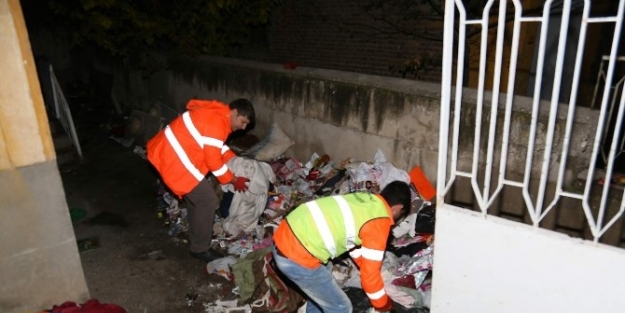 Malatya’da Çöp Ev Temizlendi