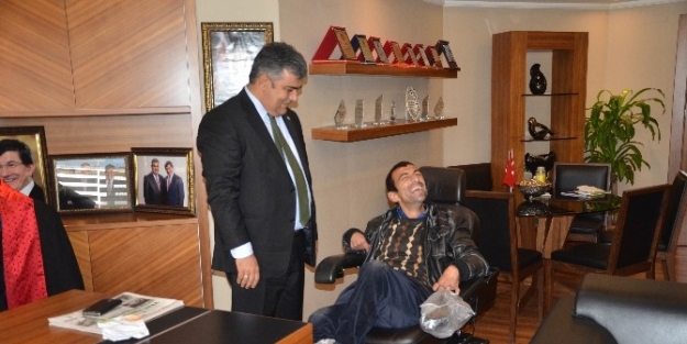 Başkan Özgüven Engelli Vatandaşı Mutlu Etti