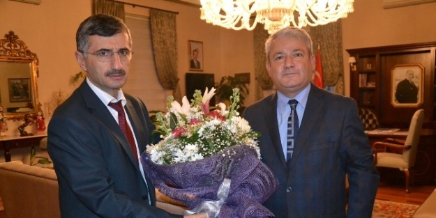 Manisa Büyükşehir Belediyesi Kent Konseyi’nden Vali Bektaş’a Ziyaret