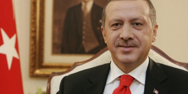 Erdoğan engelli çocuklarla birlikte şarkı söyledi