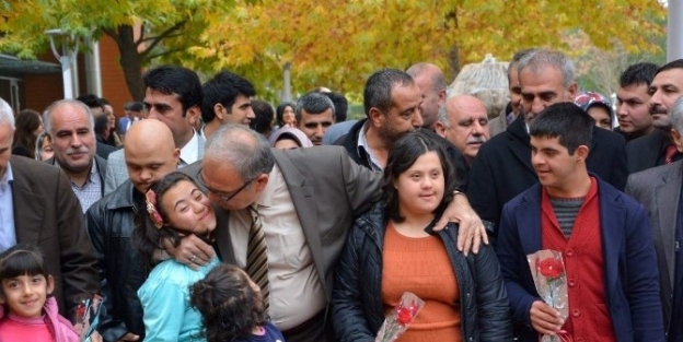 Adıyaman Belediyesi Engelli Vatandaşlar İle Kahvaltıda Buluştu