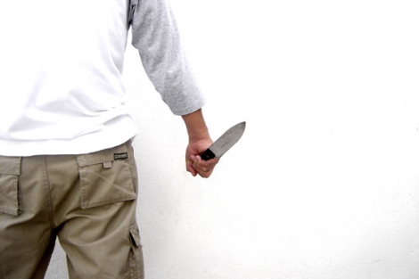 Lise öğrencisi boynundan bıçaklandı!