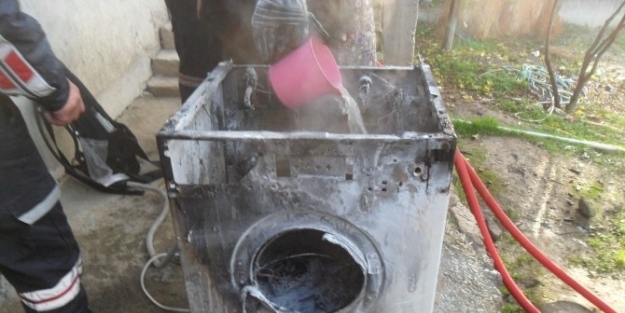 Çamaşir Makinesi Bomba Gibi Patladı