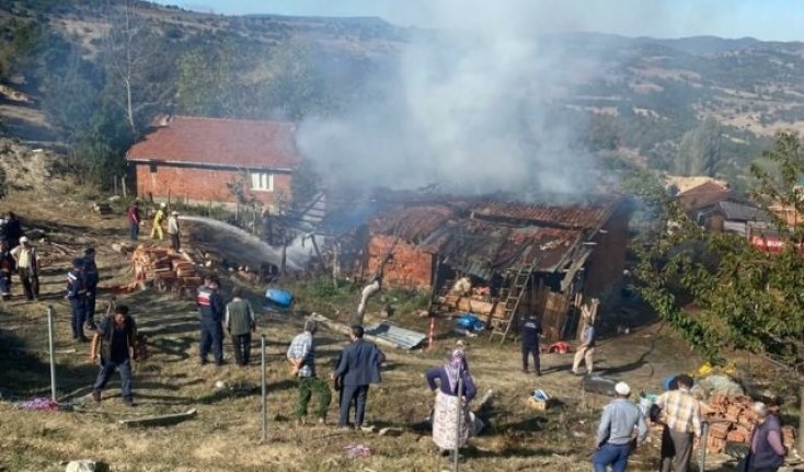 Bursa'da köy evi küle döndü!