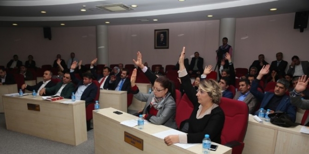 Seyhan Belediyesi’nden Kobanili Sığınmacılara Yardım