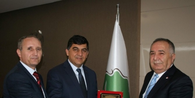 Gamep’ten Başkan Fadıloğlu’na Teşekkür Plaketi