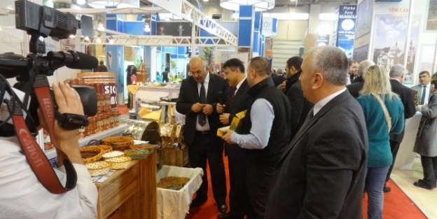 İzmir’de ’göbel Ve Leblebi’ Teması