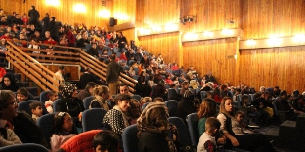 Erzurum Avm Çocuk Kulübü’nün Tiyatro Heyecanı