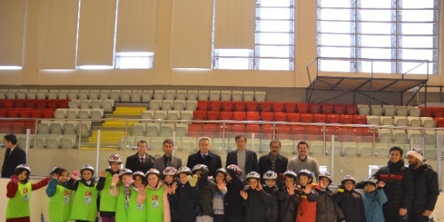 Buz Sporları Eğitim Projesi Hız Kesmiyor