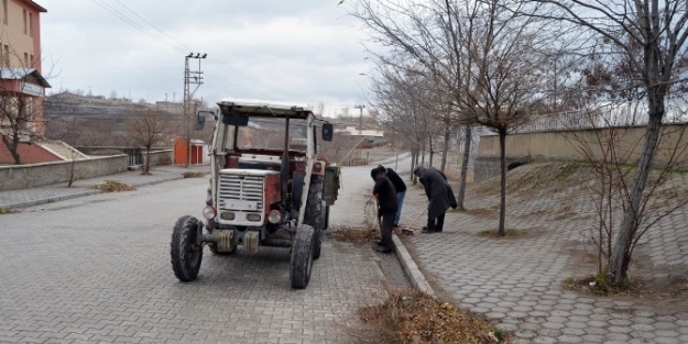 Adilcevaz Belediyesi’nden Temizlik Çalişmasi