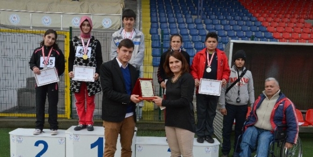 Düzce’de Engelliler Atletizm Yarışmaları Düzenlendi