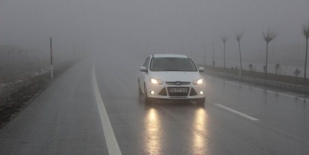 Karayollarından Araç Sürücülerine Sis Uyarısı
