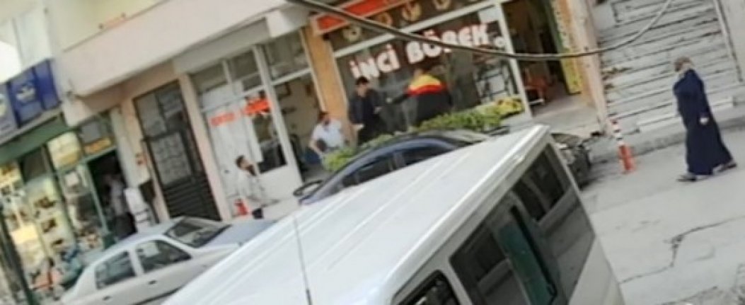 Bursa'da sokak ortasında dehşet! Hiç tanımadığı genci sebepsiz yere bıçakladı