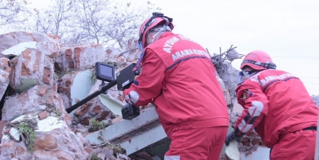 Büyükşehir Arama Kurtarma Ekipleri Tatbikata Damga Vurdu