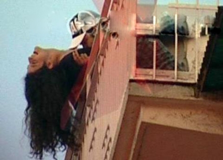 Şahan'la balkonda öpüşme davasını kaybetti