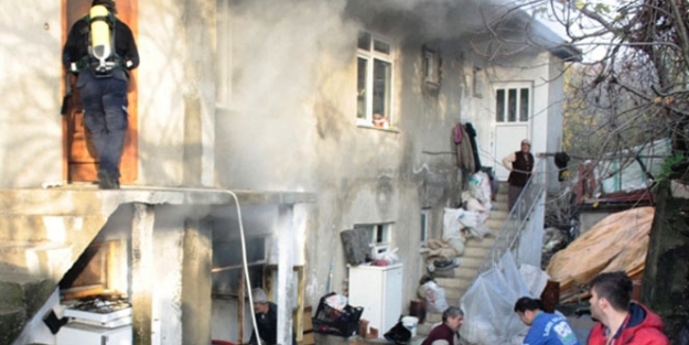 Çakmakla oynayan çocuk evi yaktı