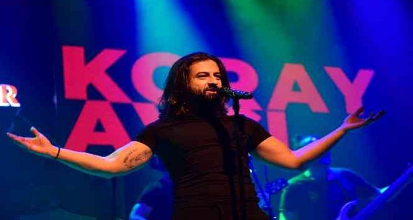 Koray Avcı Bursa'da unutulmaz konser verdi