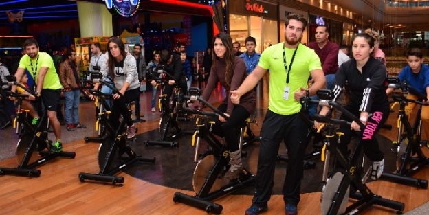Alışveriş Molasında Spor Keyfi