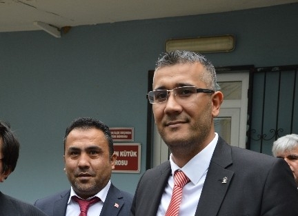 Ak Parti Efeler’in Yeni Başkanı Arslan Mazbatasını Aldı