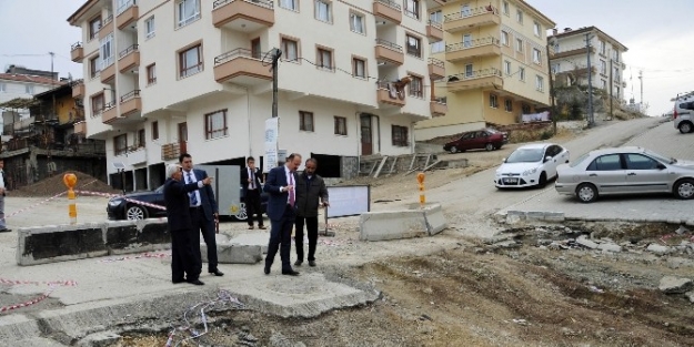 Mamak Belediye Başkanı Akgül Yenilenen Yolu İnceledi