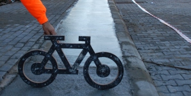 Çaycuma Belediyesi’nden Kilitli Parke Ve Bisiklet Yolu Çalişmasi