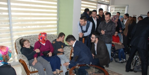 Ak Gençlerden Anlamlı Etkinlik