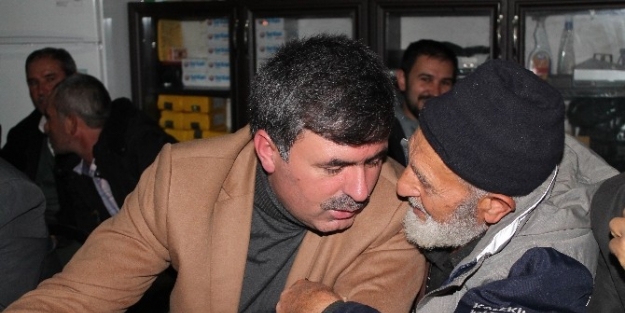 Belediye Meclisi Köy Kahvesinde Toplandı