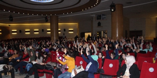 3 Aralık Dünya Engelliler Günü Etkinlikleri Kapsamında “bu İşte Bir Sakatlık Var” Tiyatro Oyunu Sahnelendi