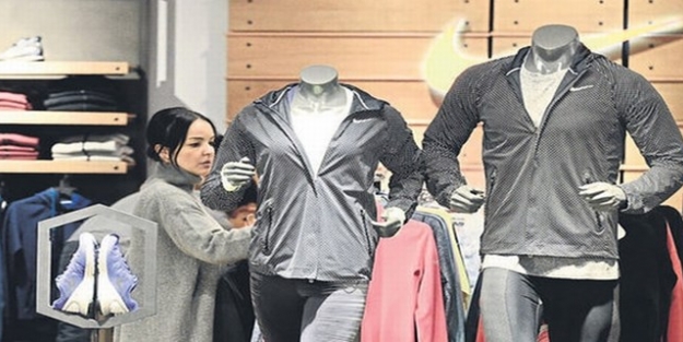 Bengü yine makyajsız görüntülendi