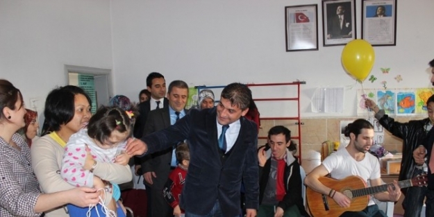 Tavşanlı’da Çocuklara ’moral’ Terapisi