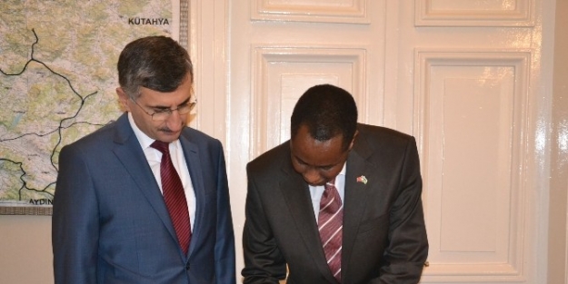 Ruanda Büyükelçisi Ceaser Kayizari Manisa’da