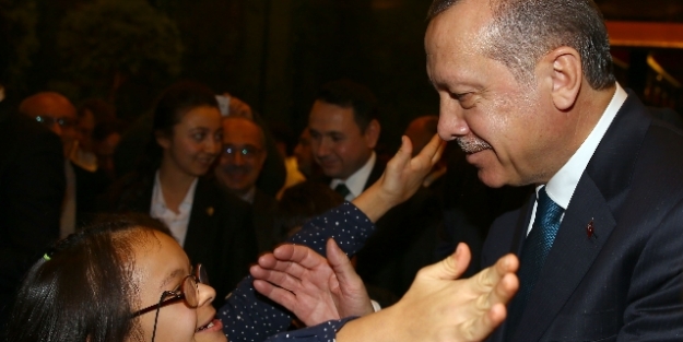 Erdoğan engelli çocuğu kırmadı
