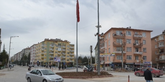 Ereğli’de Yunus Emre Meydanındaki Çalişmalar Sürüyor