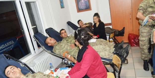 Jandarma Kan Bağışında Rekora İmza Attı