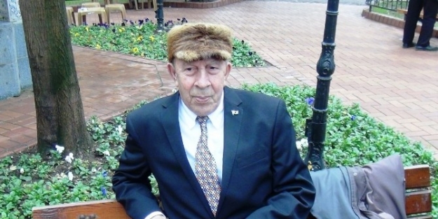 Otizmli Oğlu İçin Aihm Önünde Çadir Kuran Sedef Erken’e Destek