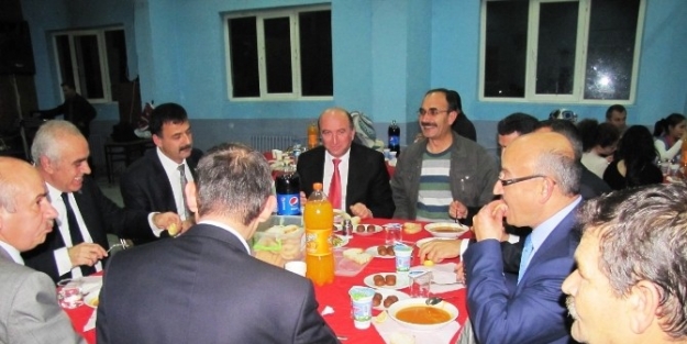 Hisarcık’ta Öğretmenler Yemekte Buluştu