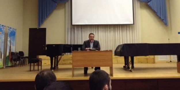 "Demokrasinin geleceği Müslümanlar'ın elinde"