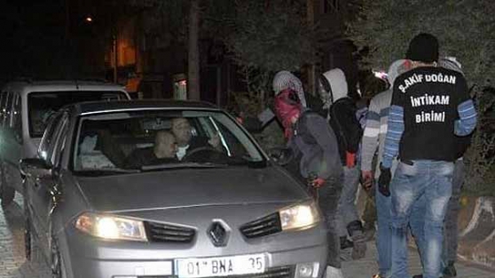 Yol kesen PKK'lılardan ilginç kıyafet