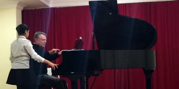 Ünlü Piyanist Hüseyin Sermet, Çü Devlet Konservatuvarında