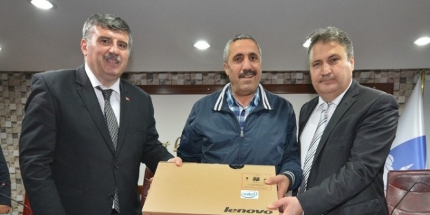 Önce Sertifikalarını Aldılar Sonra Bilgisayarlarını