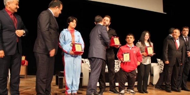 Yunus Yuva Engellileri Güldürdü