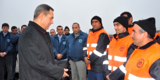 Başkan Uysal Temizlik İşçilerini Ziyaret Etti