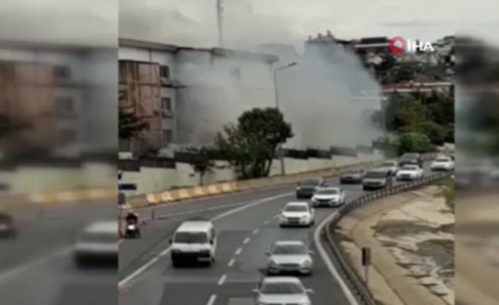 Büyükçekmece Adliyesi'nde yangın paniği, bina tahliye edildi