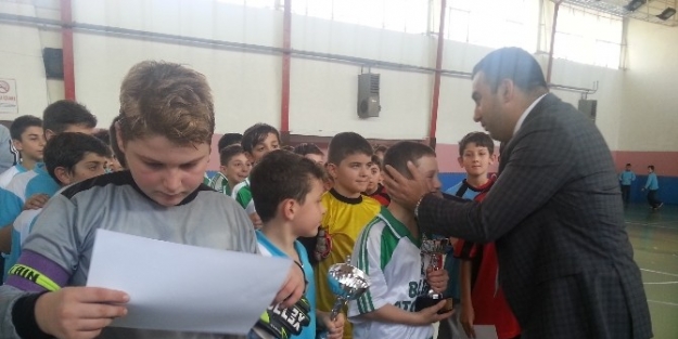 Rize’de Futsal Küçükler İl Birinciliği Sona Erdi