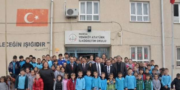 Başkan Çelik Yeniköy’de Okul Aile Birliği İle Buluştu