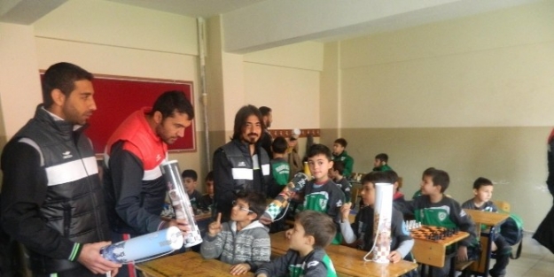 Üzümçolar Hem Eğleniyor Hem Öğreniyor